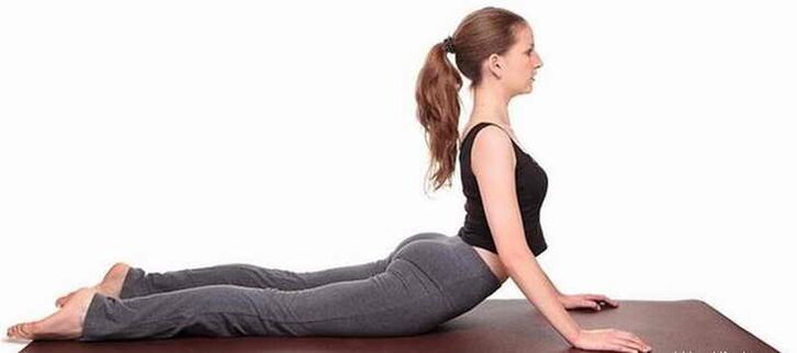 Bhujangasana poses to exercise the abdominal muscles